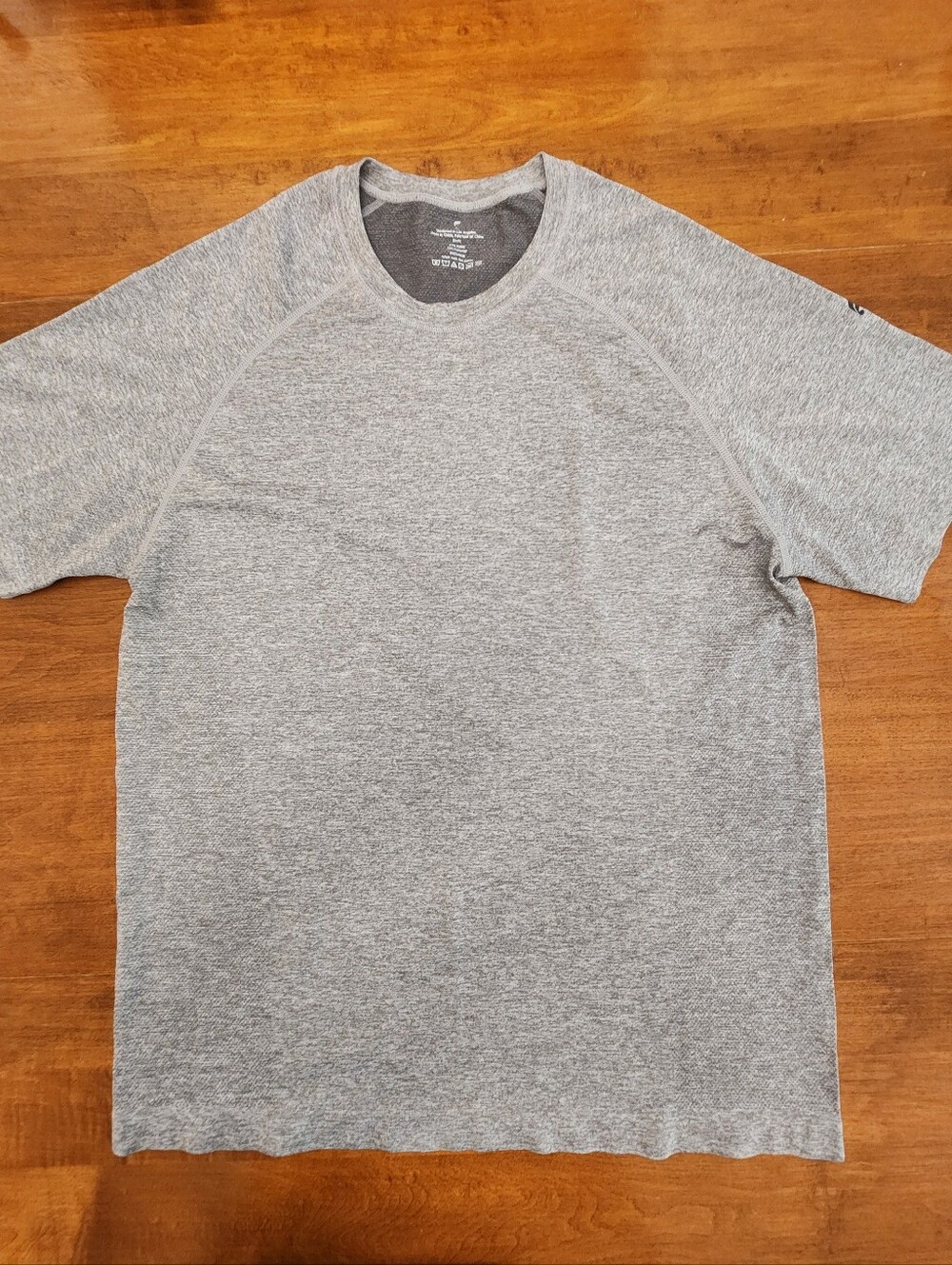 Fabletics Short Sleeve Tee Shirt - Size L